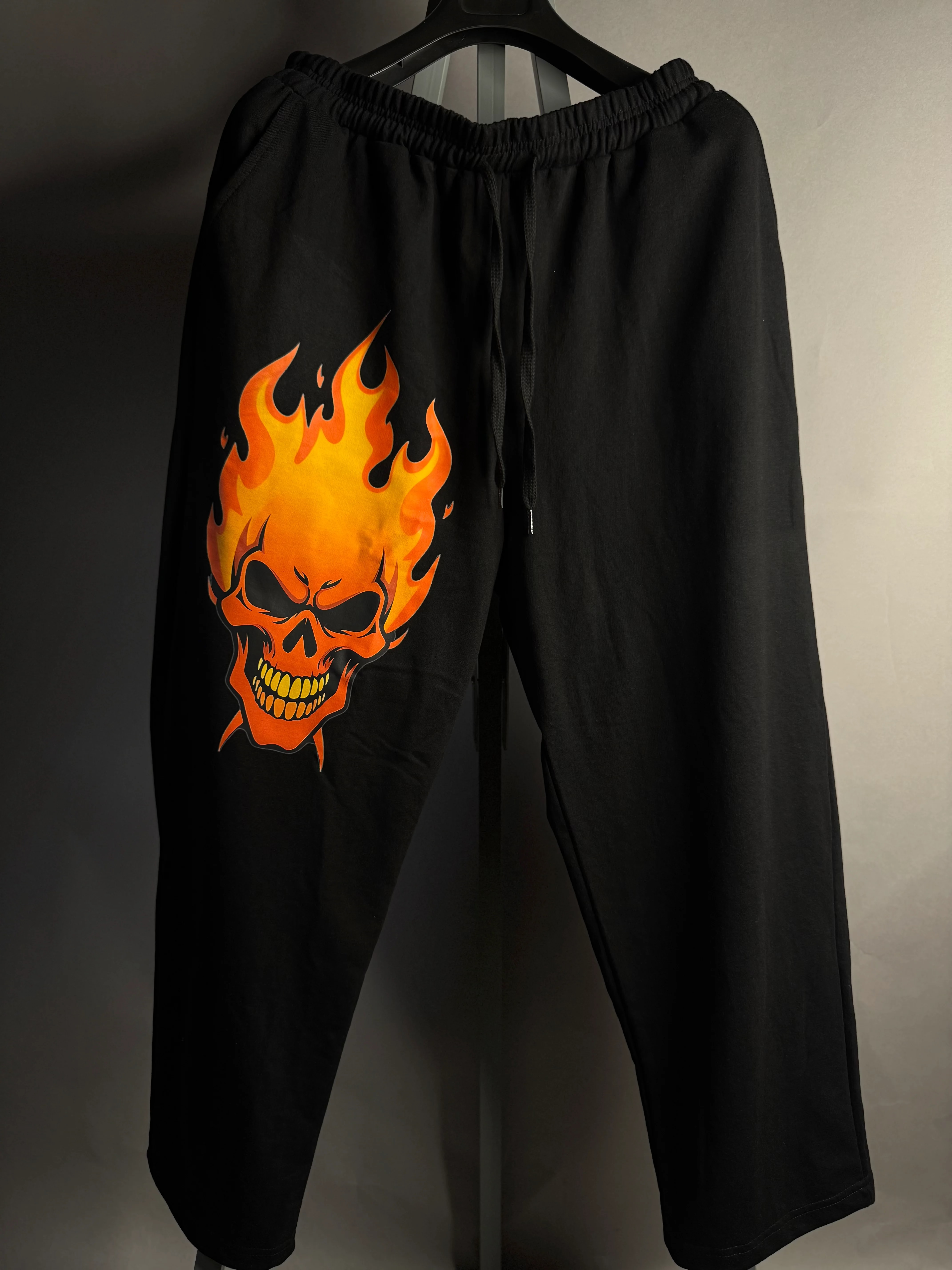 Molten Rage joggers for men with breathable stretch fabric